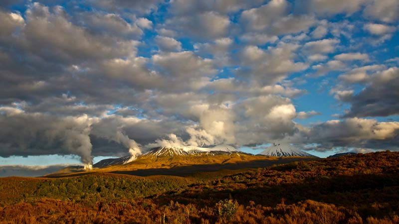 This shuttle service from Ketetahi To Mangatepopo provides you with greater flexibility for your hiking adventure!